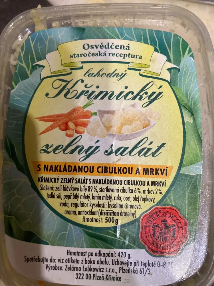 Zelný salát s cibulkou a mrkví